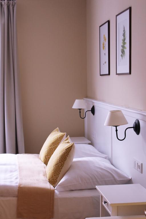 Erhardt Superior Rooms Sopron Exterior foto